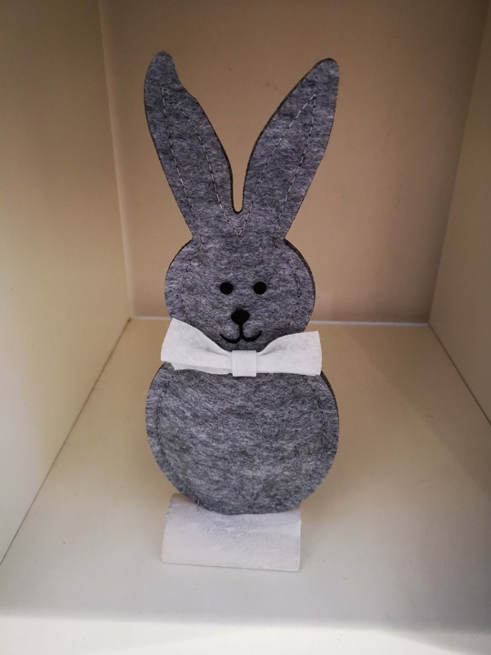 Osterhase aus Filz mit Holz, verschiedene Größen